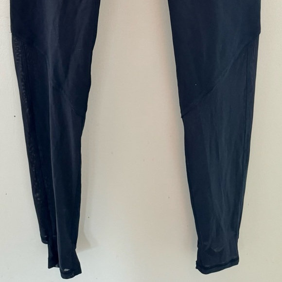 Lululemon Nulu and Crisscross Black Mesh Stirrup Tight. Size 8. - Picture 9 of 17